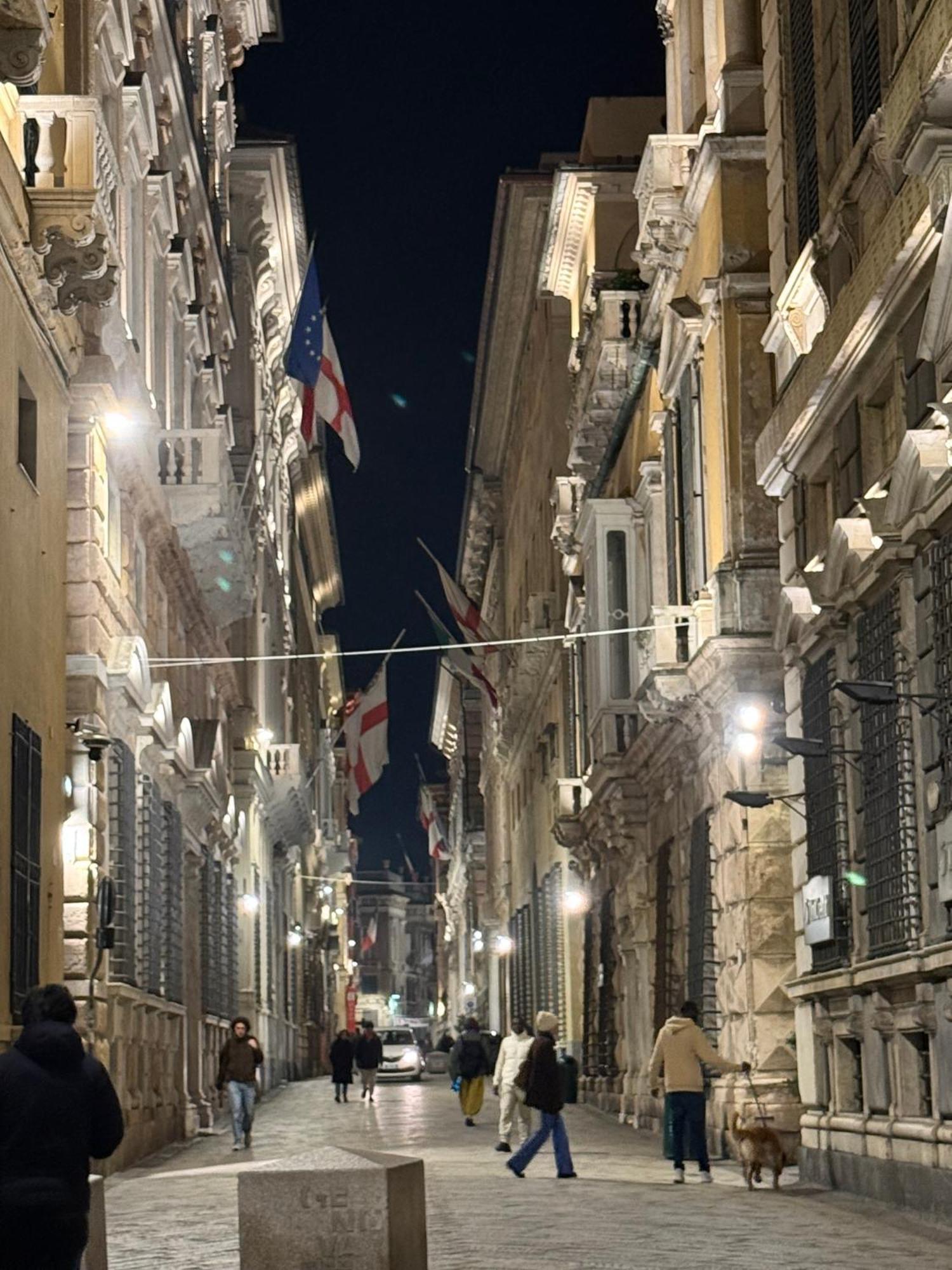 The First Luccoli Garibaldi Rolli Lägenhet Genua Exteriör bild